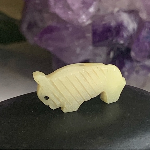 Vintage Native American Zuni Hand Carved Buffalo Fetish Bead Drilled Animal 1" - Picture 6 of 15